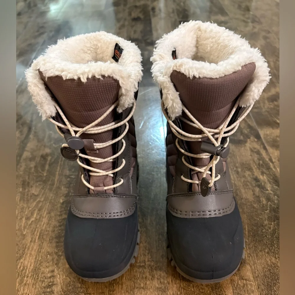 All in Motion Snow Boots Girl size 13